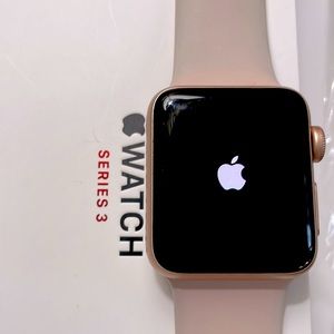 Apple Watch Series 3 Gold 38 mm & pink silicone band - great condition